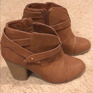 LC Lauren Conrad Tan Leather Booties
